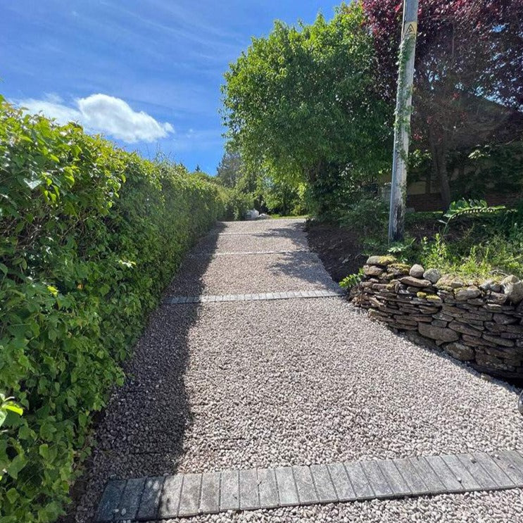 Bild in Galerie-Viewer laden, Gravel Grids for a sloped driveway